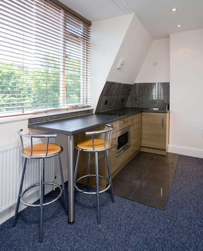 Room Shinfield Street in Greater London