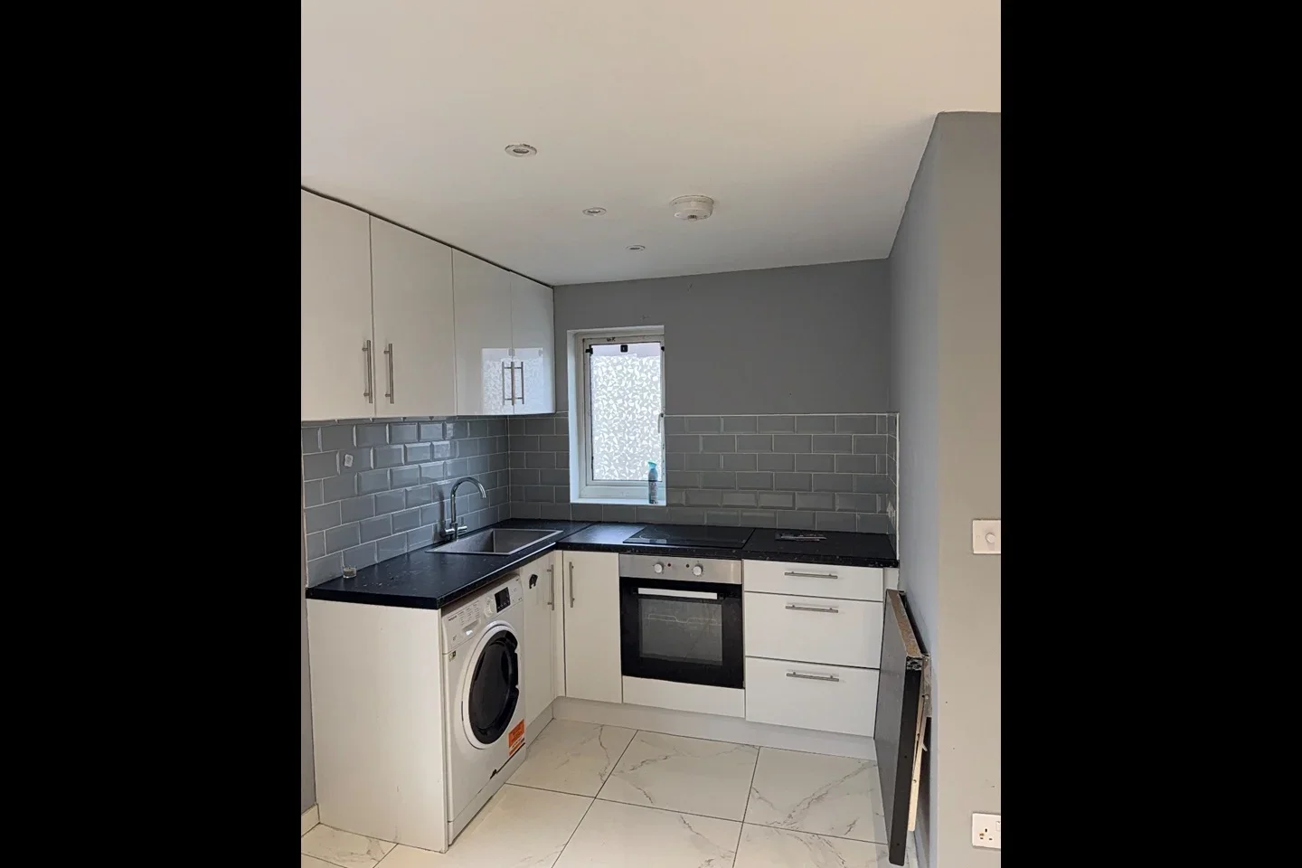 Flat Hindhead Close in Greater London