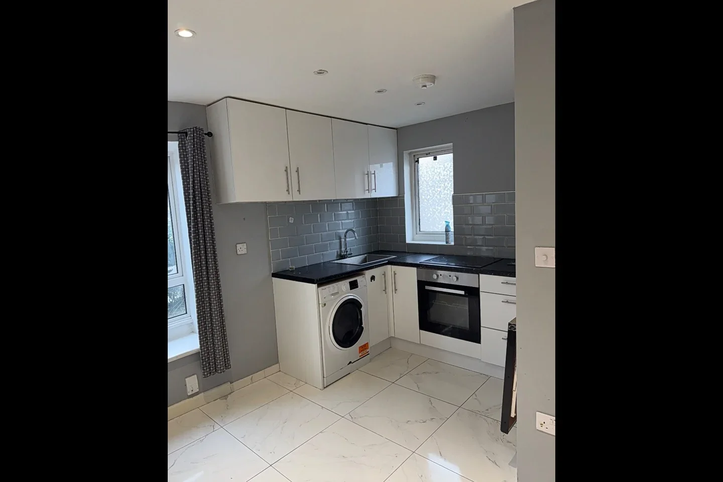 Flat Hindhead Close in Greater London