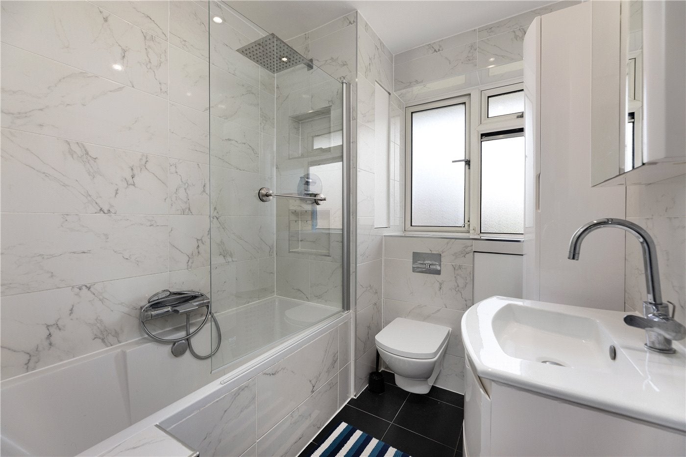 Flat Florence Gardens in Greater London