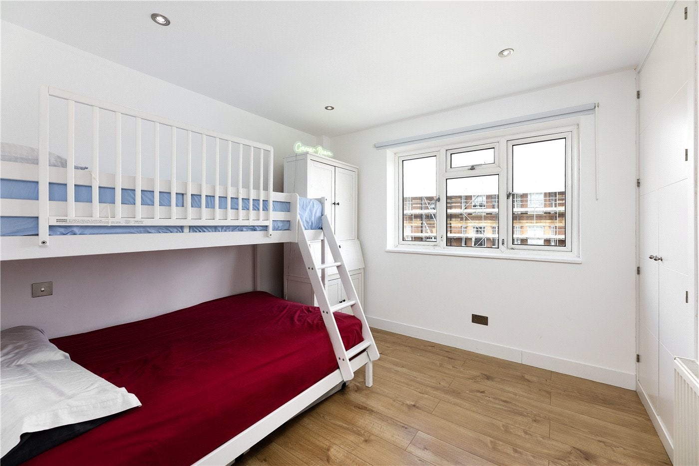 Flat Florence Gardens in Greater London