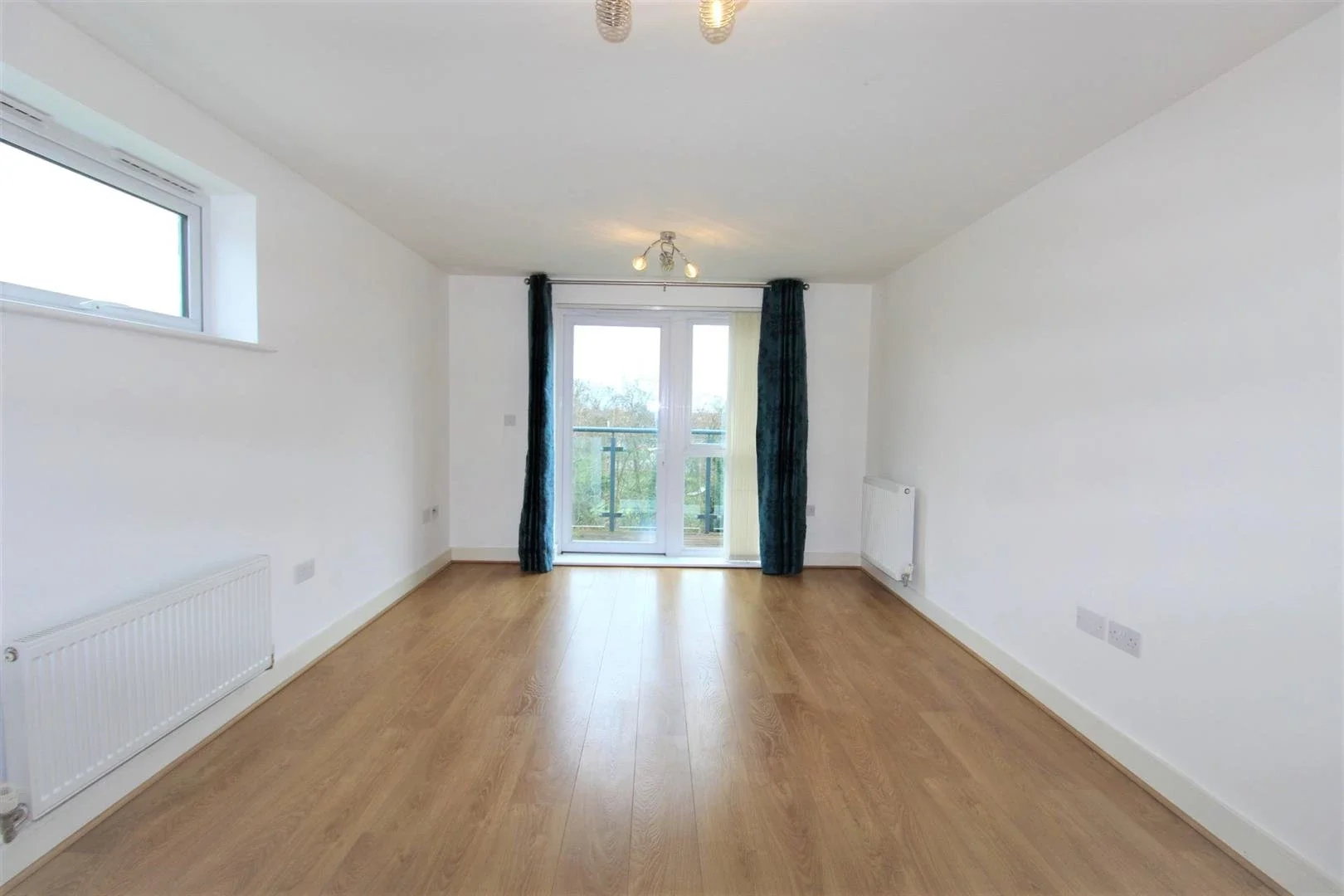 Flat Louisa Oakes Close in Greater London