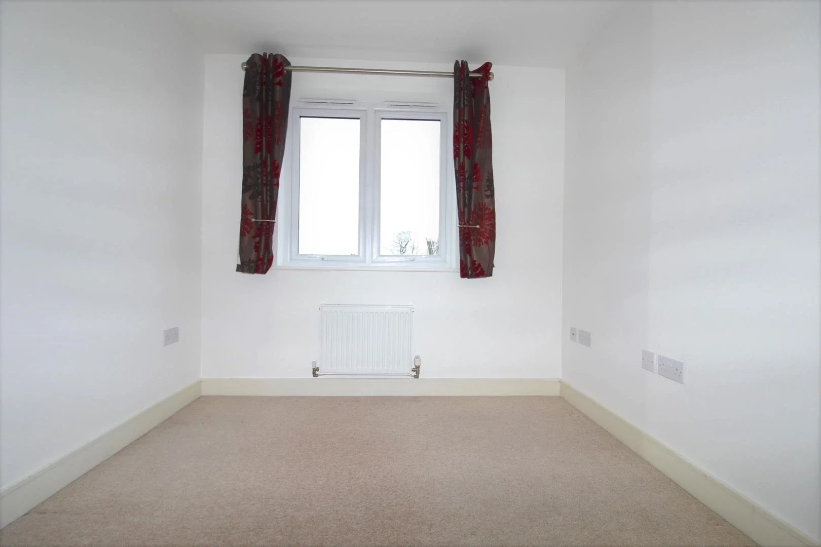 Flat Louisa Oakes Close in Greater London