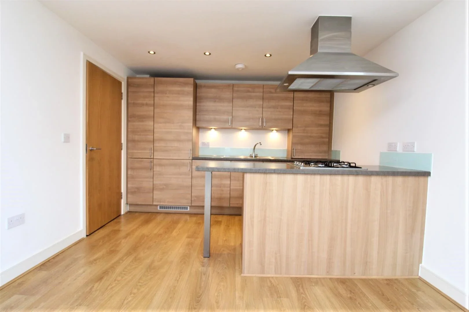 Flat Louisa Oakes Close in Greater London