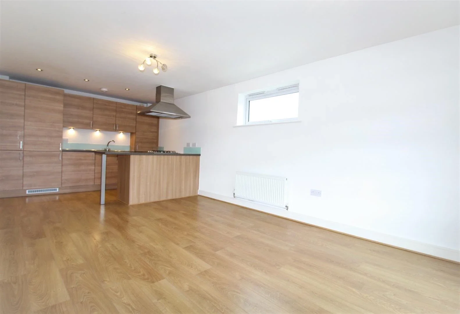 Flat Louisa Oakes Close in Greater London