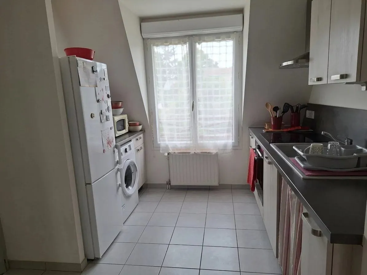Appartement Chemin d'Ivry la Bataille à La Trinité
