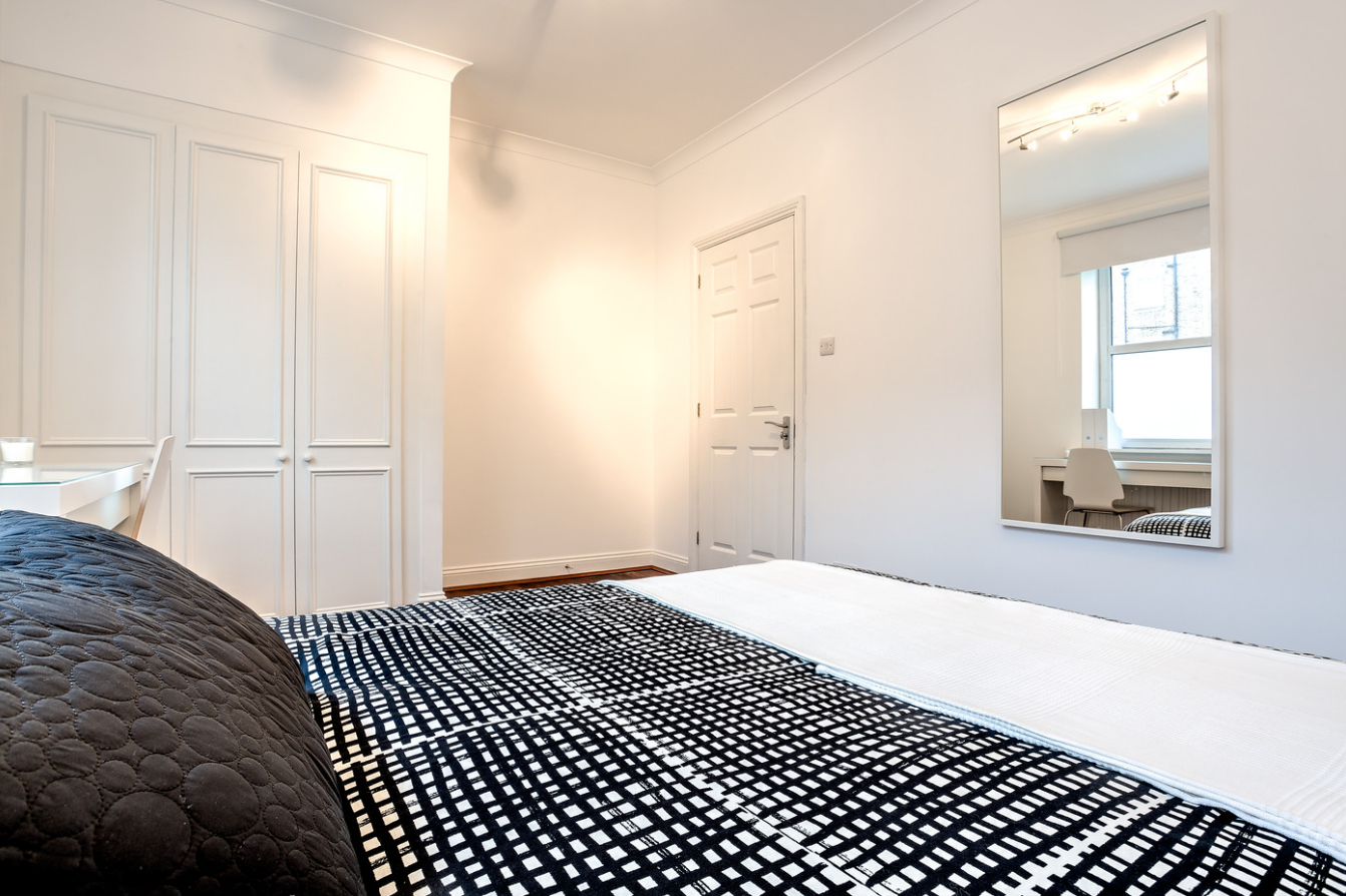Flat Montford Place in Greater London