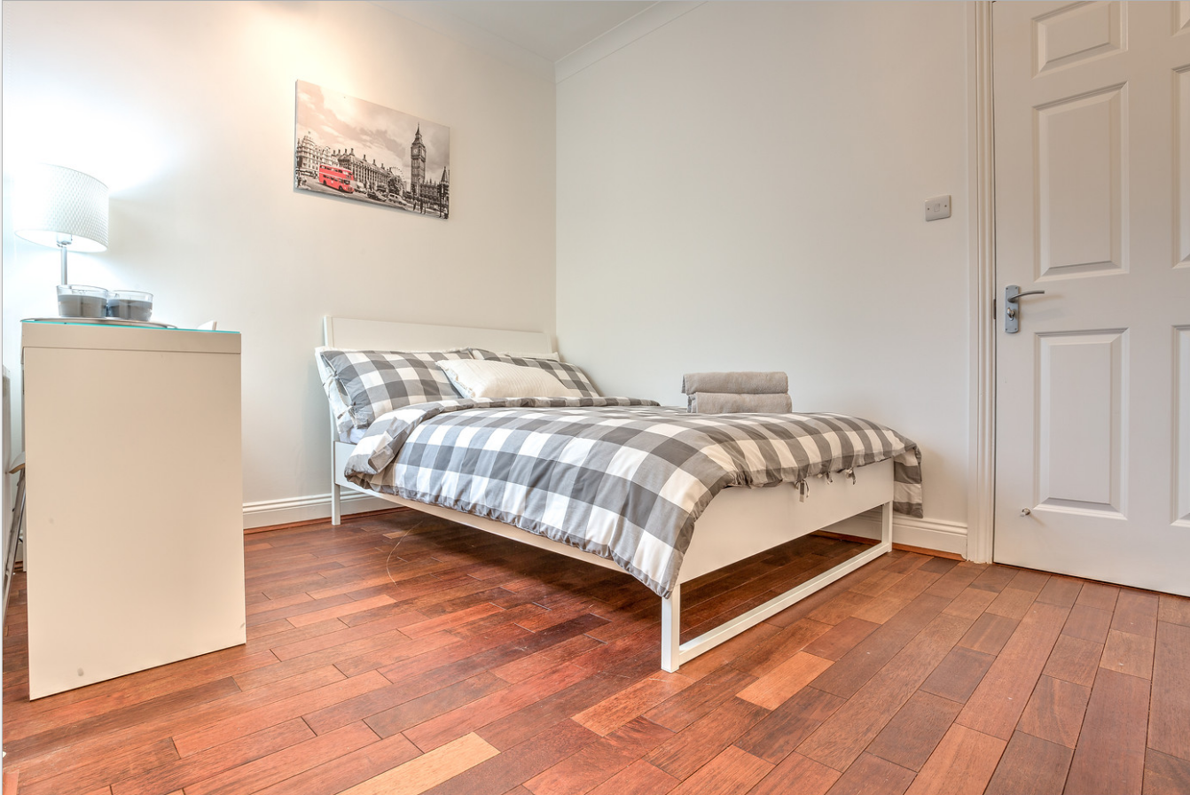 Flat Montford Place in Greater London