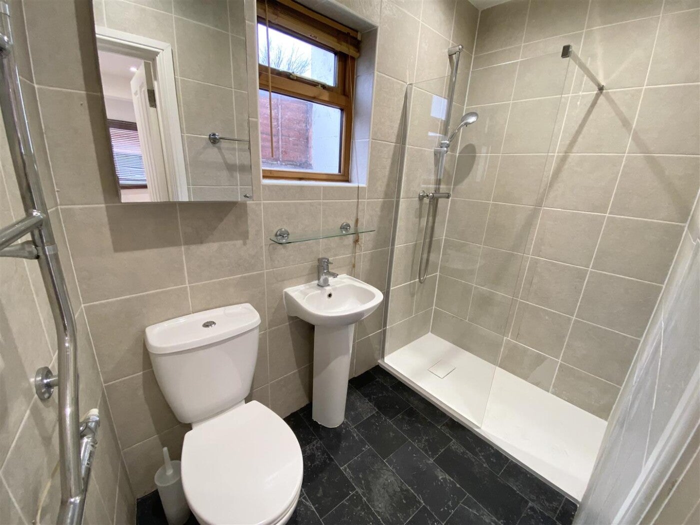 Room Brunswick Avenue in Greater London