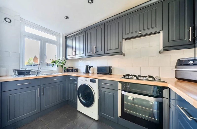 Room Dykewood Close in Dartford