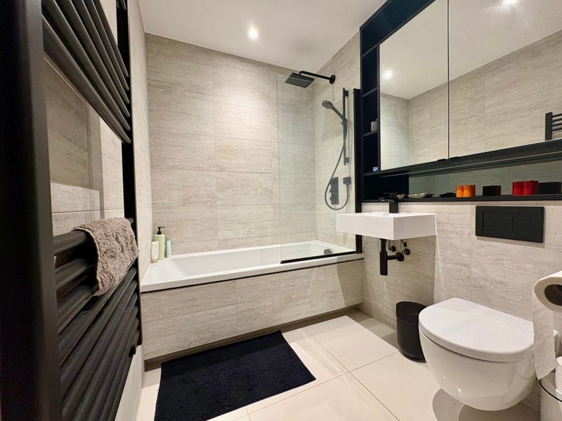Room Benthal Road in Greater London