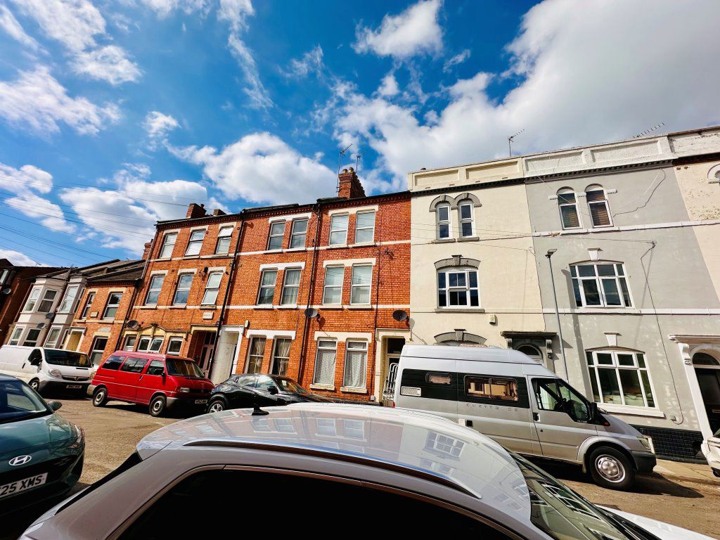 Flat Colwyn Road in Northampton