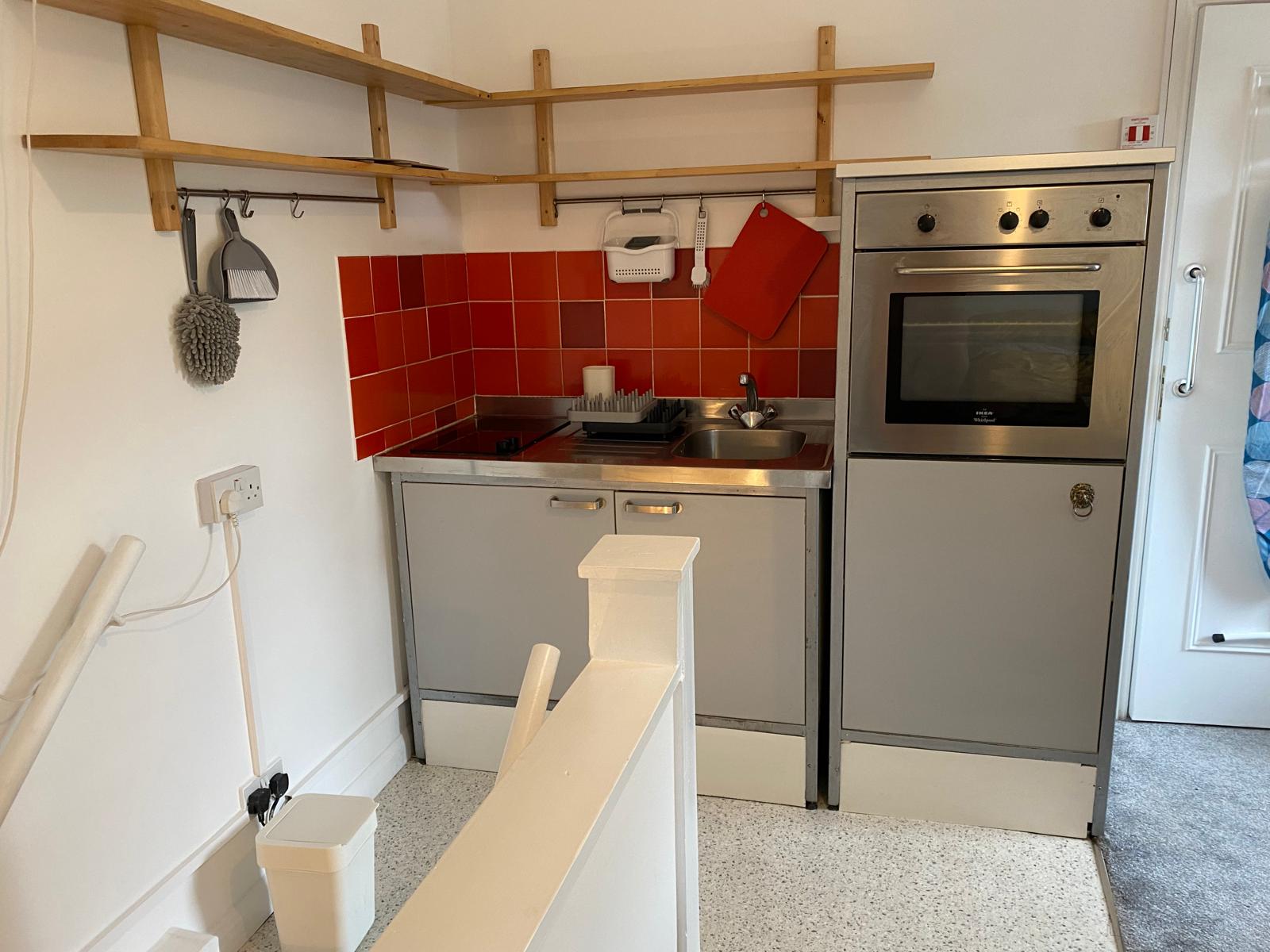 Room Glengarry Road in Greater London