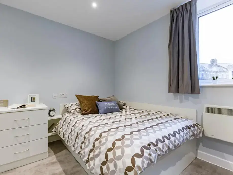 Room Dale Road in Plymouth