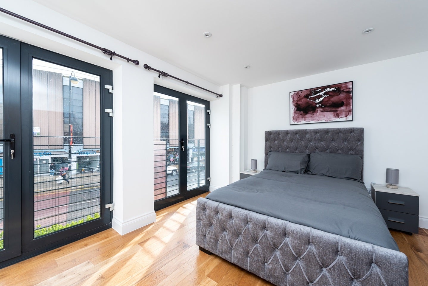 Flat Belmont Road in Greater London