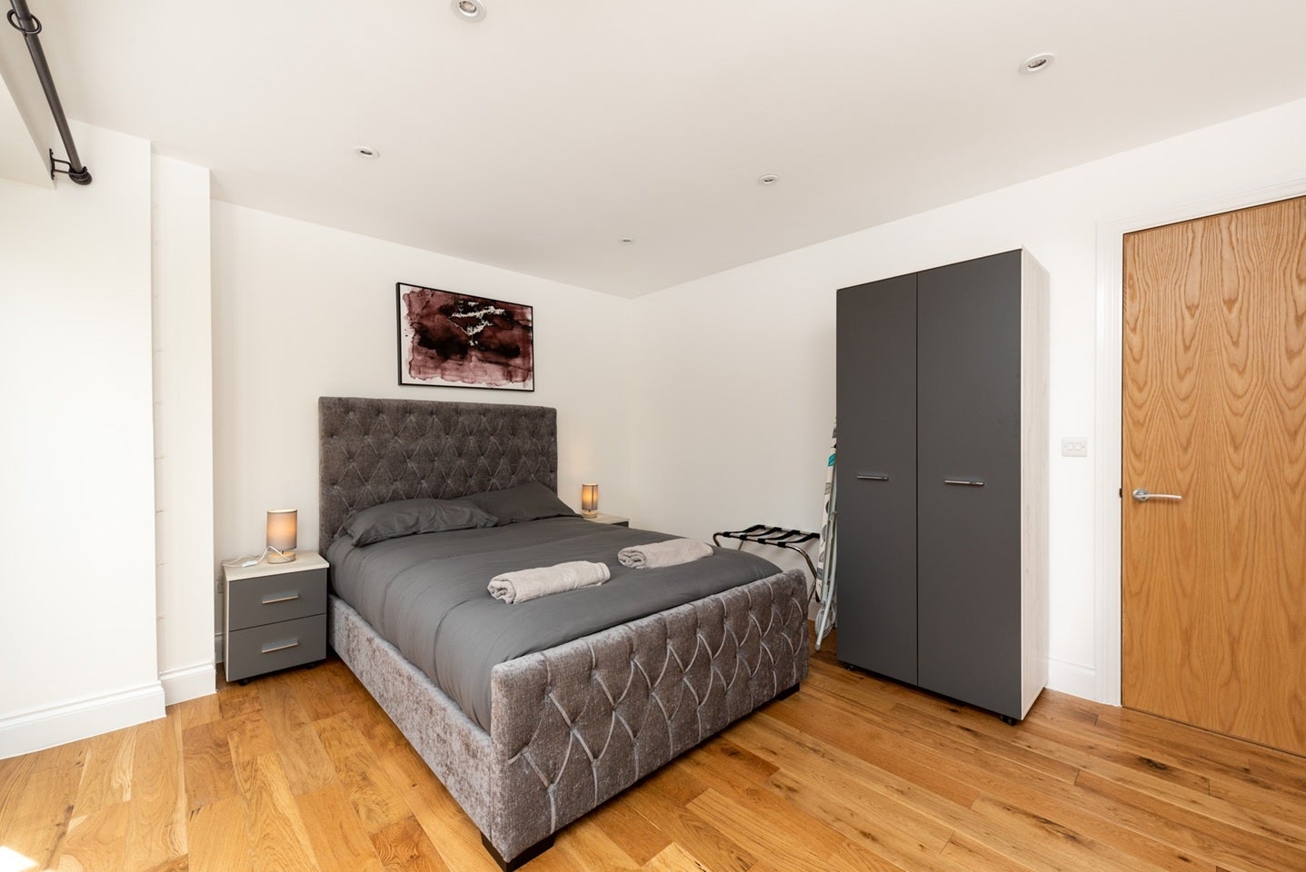 Flat Belmont Road in Greater London