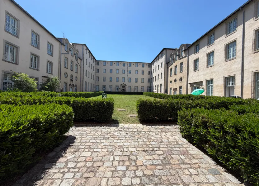 Flat Rue Jean-Pierre Timbaud in Limoges