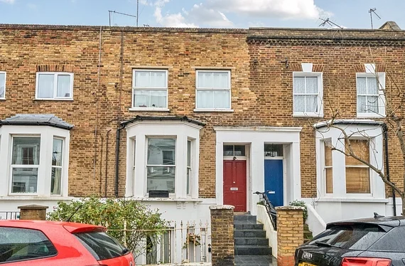 Flat Coningham Road in Greater London