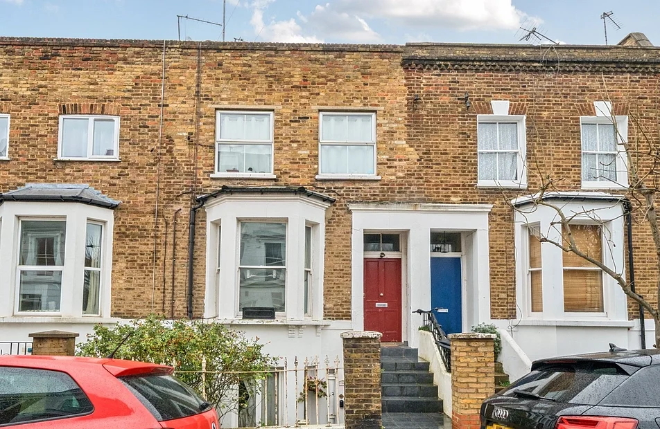 Flat Coningham Road in Greater London