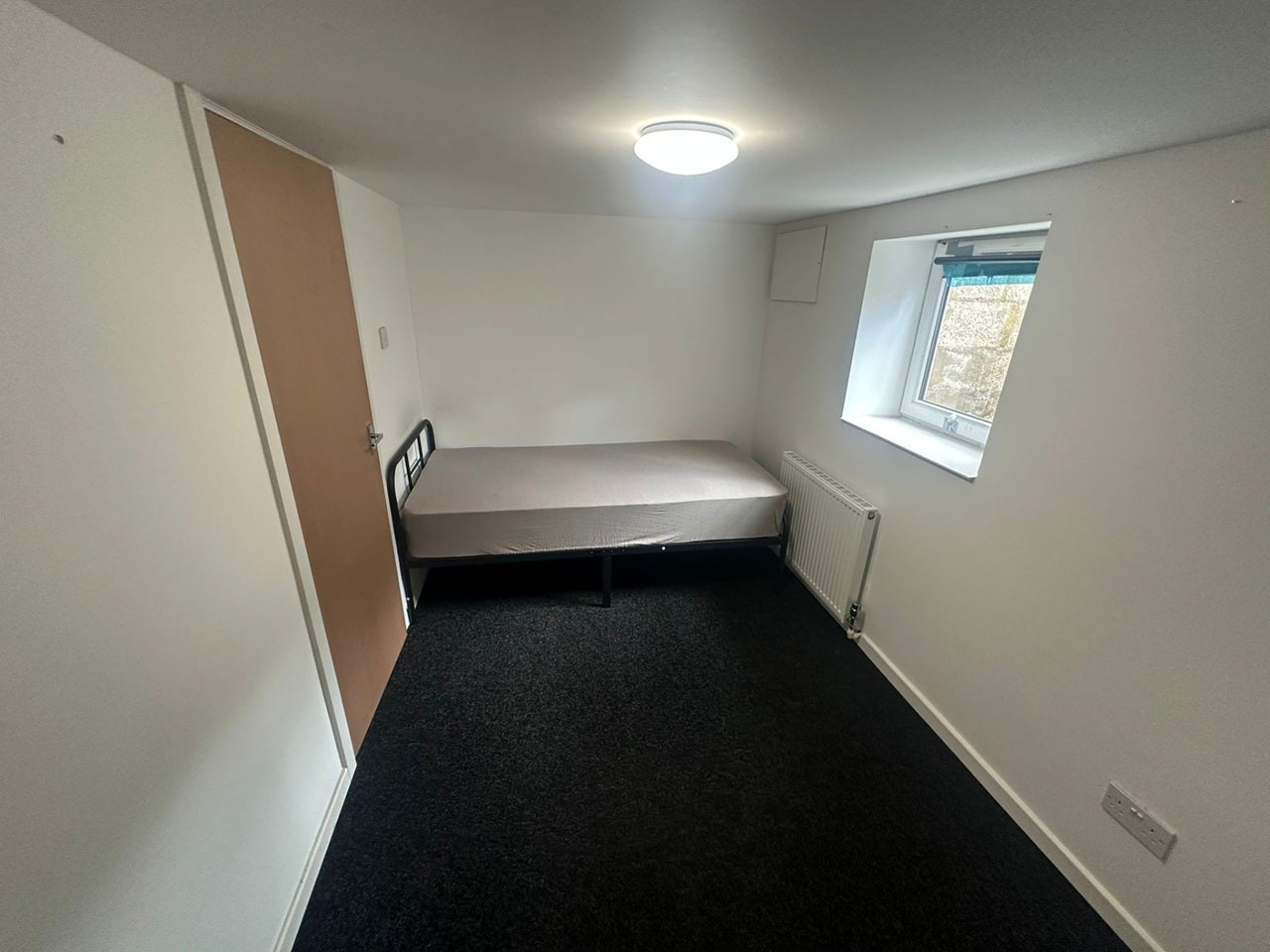Room Holly Street in Wakefield