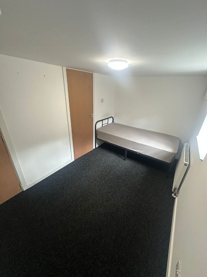 Room Holly Street in Wakefield