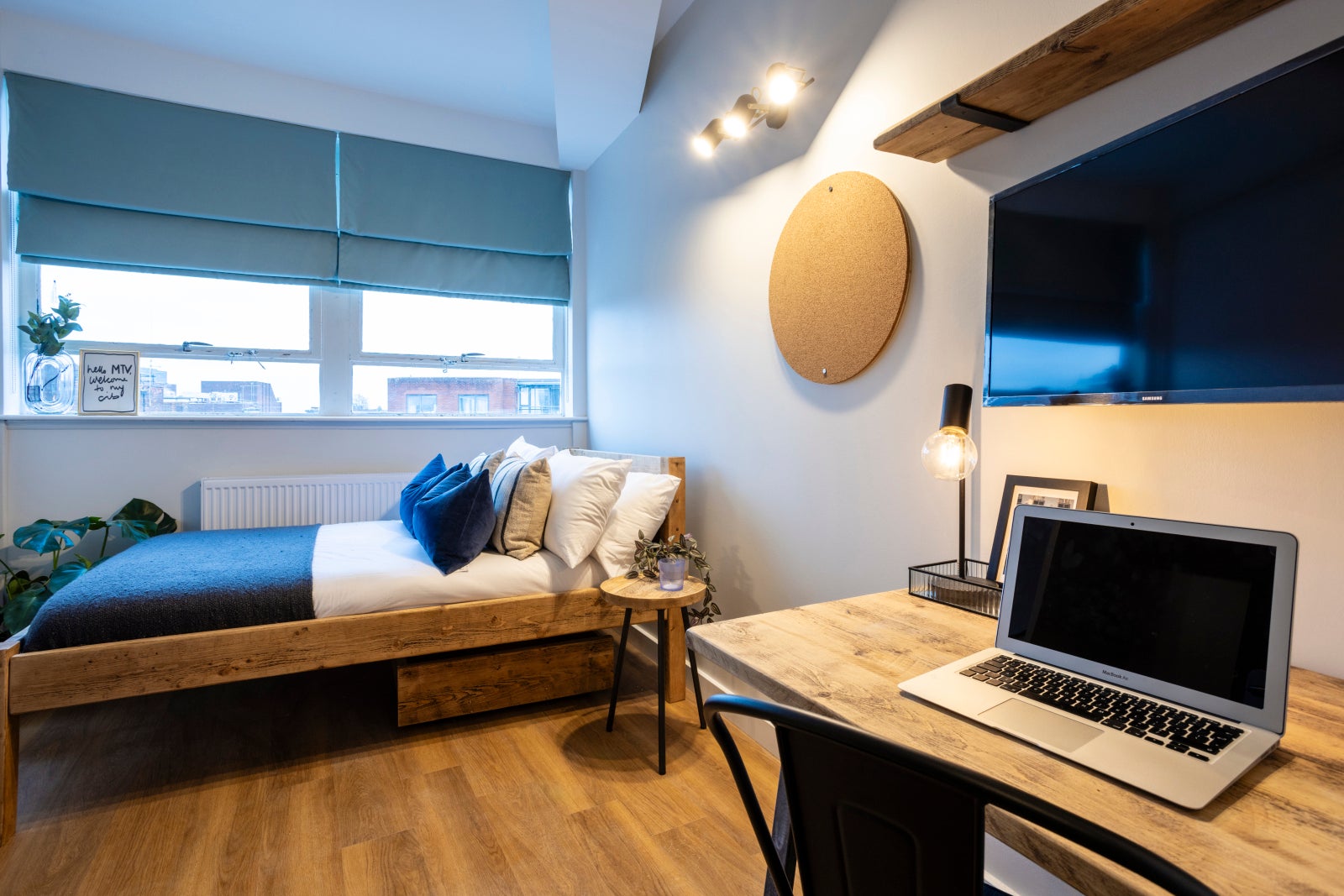 Flat Sheen Road in Greater London