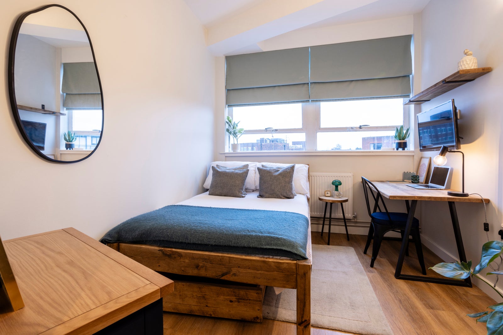Flat Sheen Road in Greater London