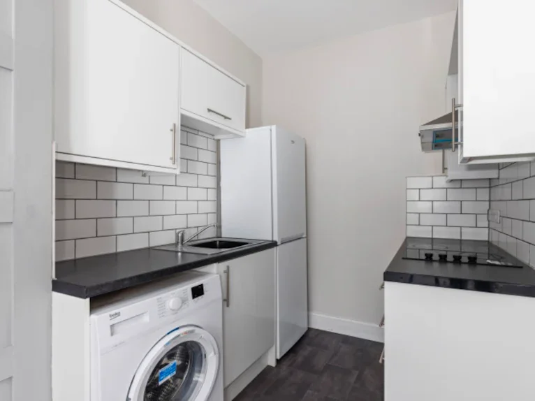 Flat Broughton Road in Edinburgh