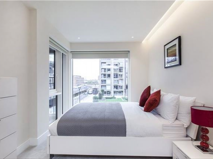Flat Thurstan Street in Greater London