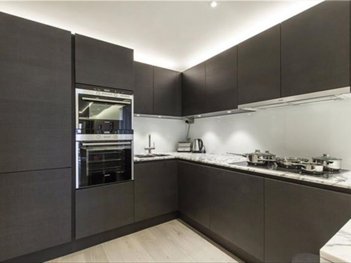 Flat Thurstan Street in Greater London