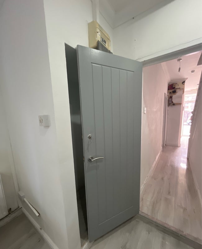 Room Mackintosh Place in Cardiff