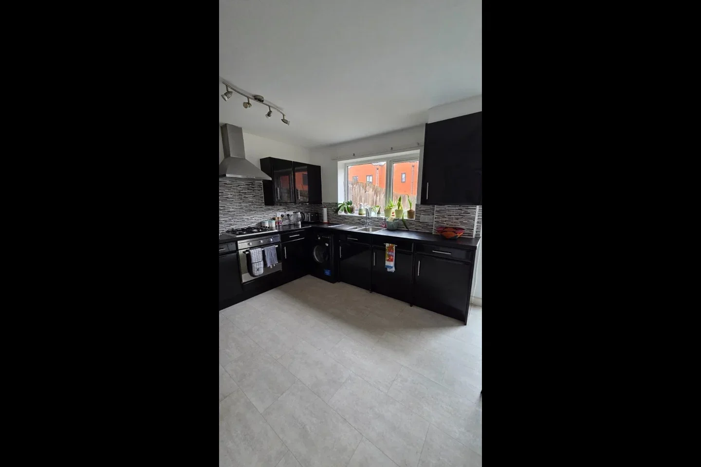 Room Amersham Park Road in Salford