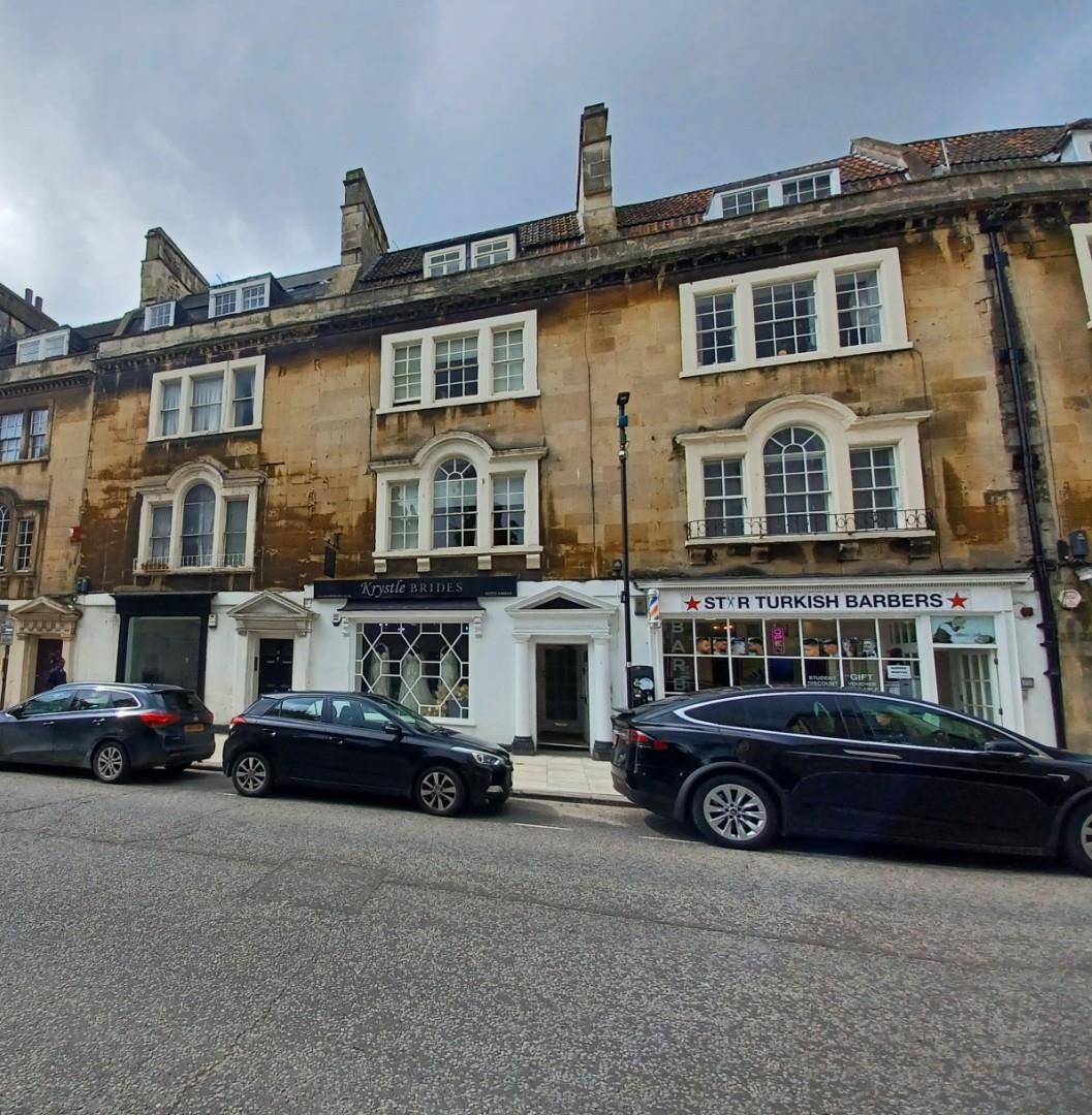Flat Saint James's Parade in Bath