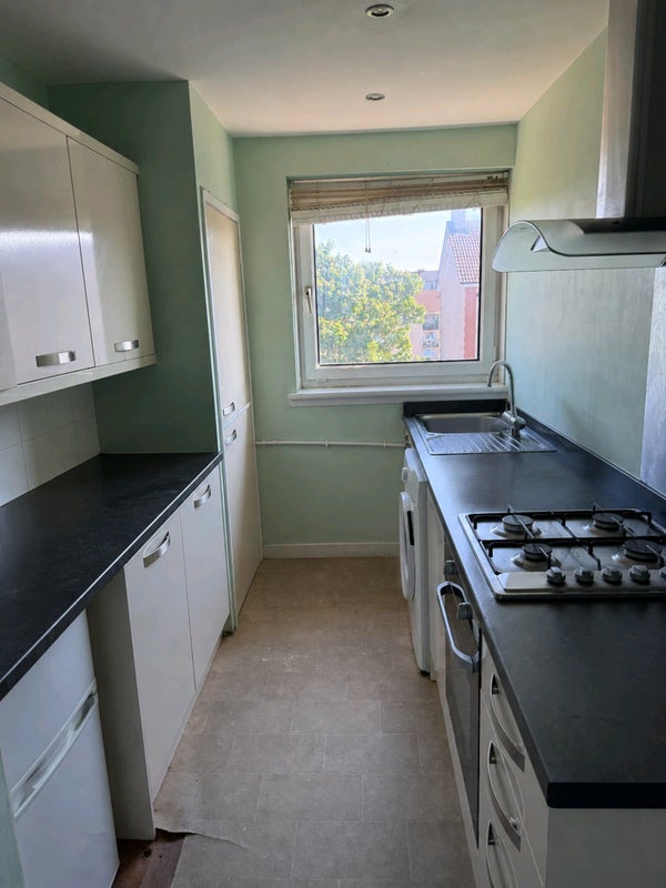 Room Armadale Path in Glasgow