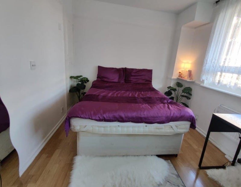 Room Pelter Street in Greater London