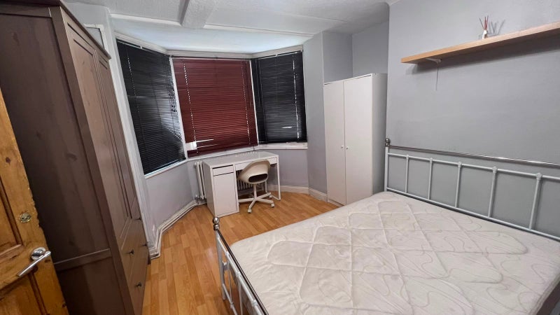 Room Greenwich High Road in Greater London
