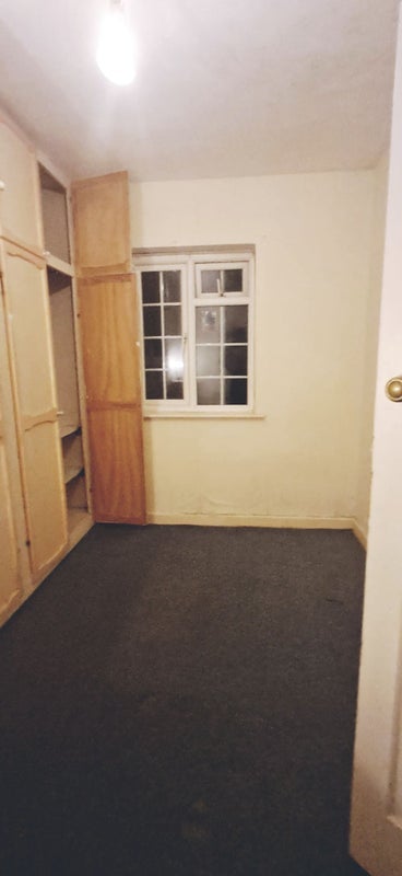 Flat Drummond Gardens in Epsom and Ewell
