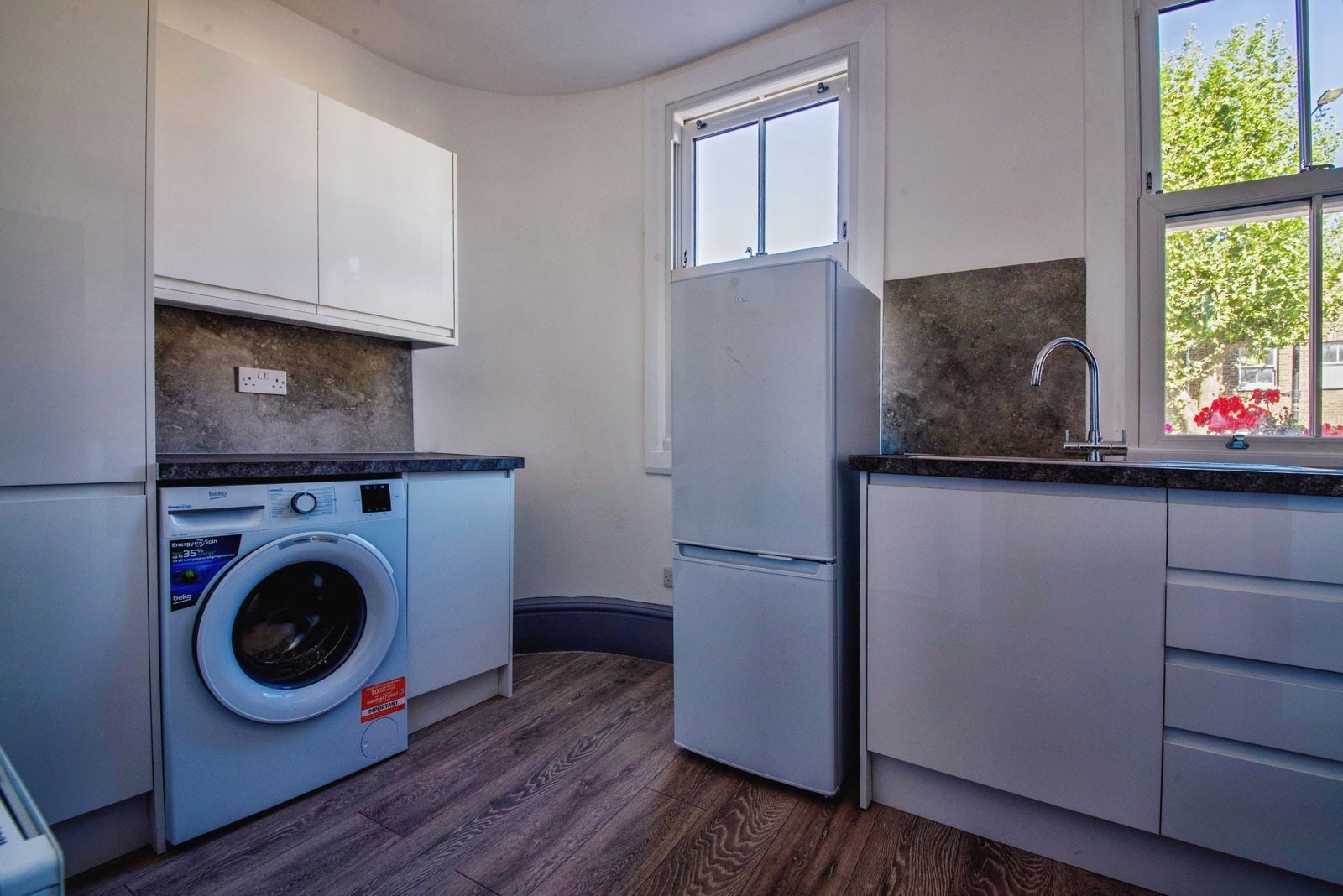 Flat Bethnal Green Road in Greater London