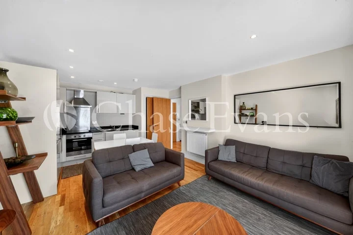 Flat Millharbour in Greater London