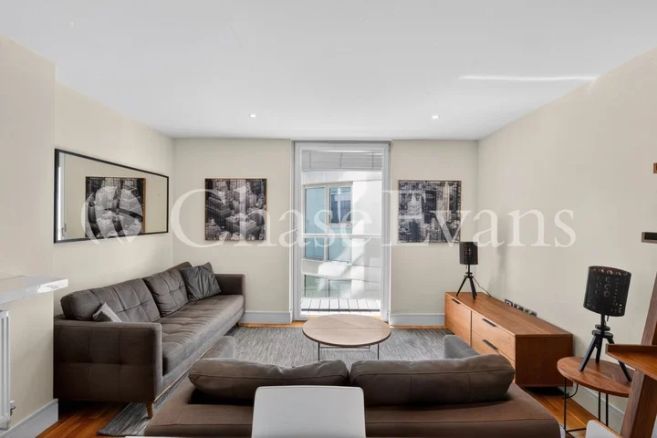 Flat Millharbour in Greater London