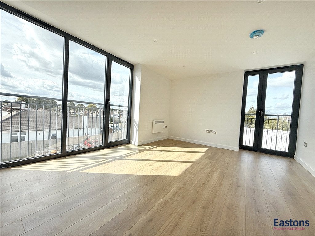 Flat Kingston Road in Epsom and Ewell