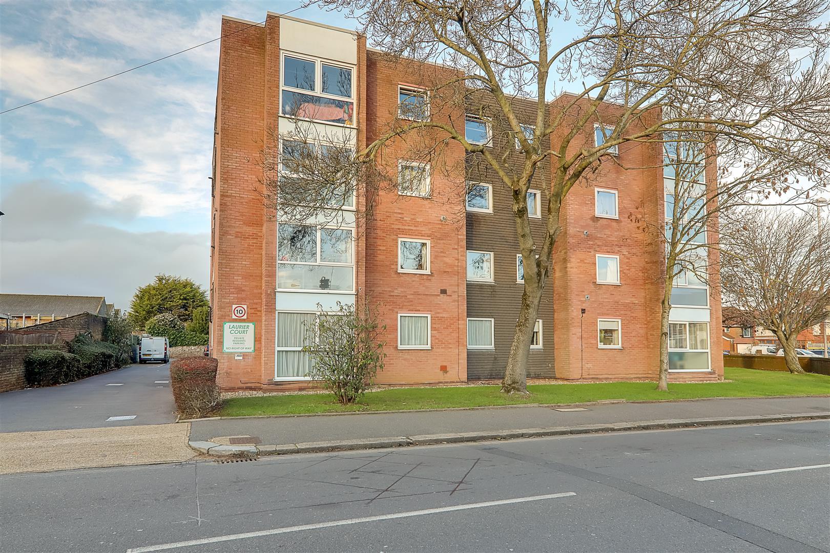 Flat Northcourt Road in Worthing