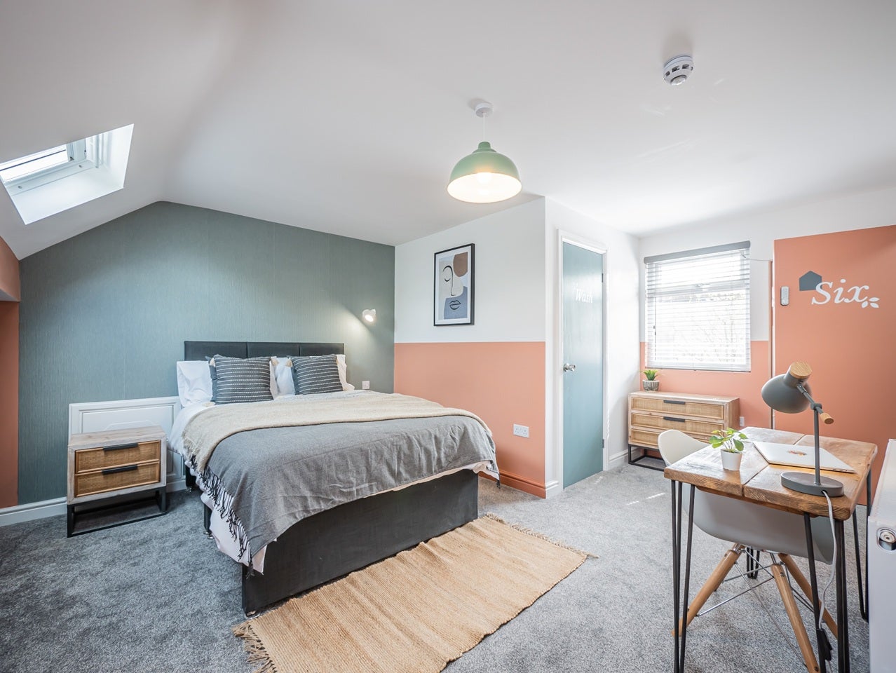 Room High Street in Sandwell