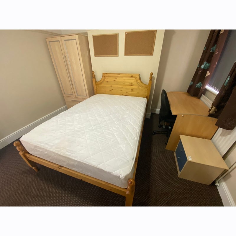 Room Adderley Road in Leicester