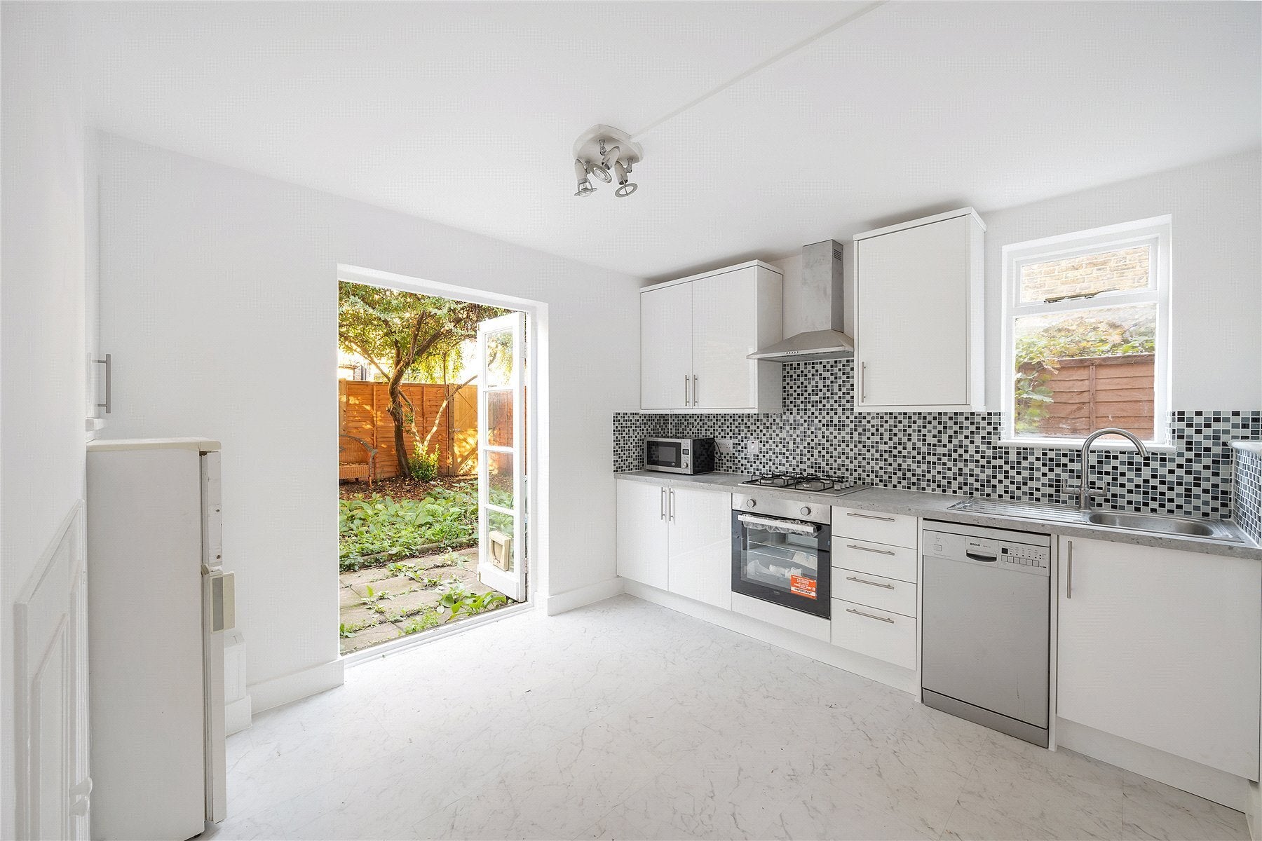 Flat Ridley Road in Greater London
