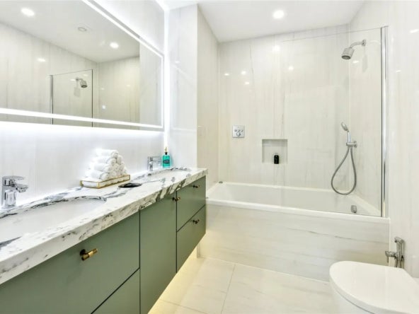 Flat Kensington Gore in City of Westminster