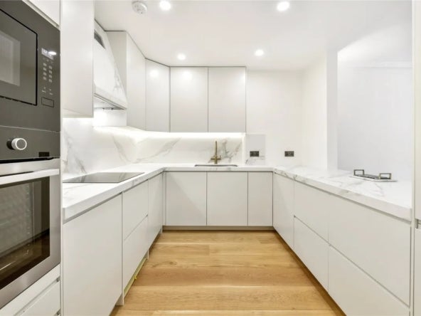 Flat Kensington Gore in City of Westminster