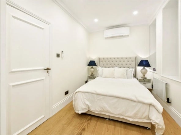 Flat Kensington Gore in City of Westminster