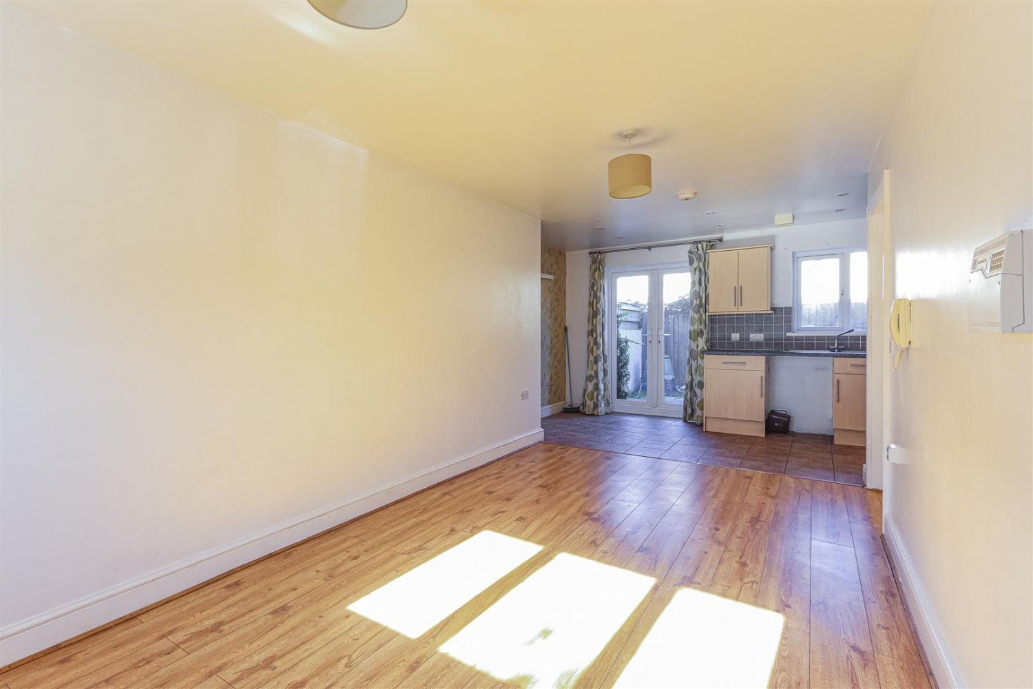 Flat Deemuir Square in Cardiff