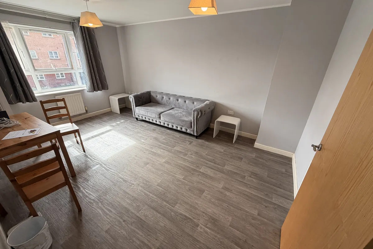 Flat Old Towcester Road in Far Cotton